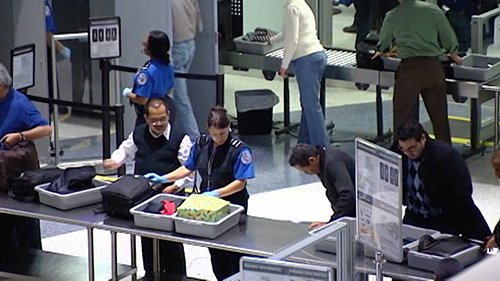 Implementan nuevas medidas de seguridad para los aeropuertos de EE.UU.