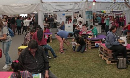 VI EDICIÓN DE LA FERIA DEL LIBRO NEUQUINA: 33% DE VISITANTES LLEGÓ DE OTRAS CIUDADES