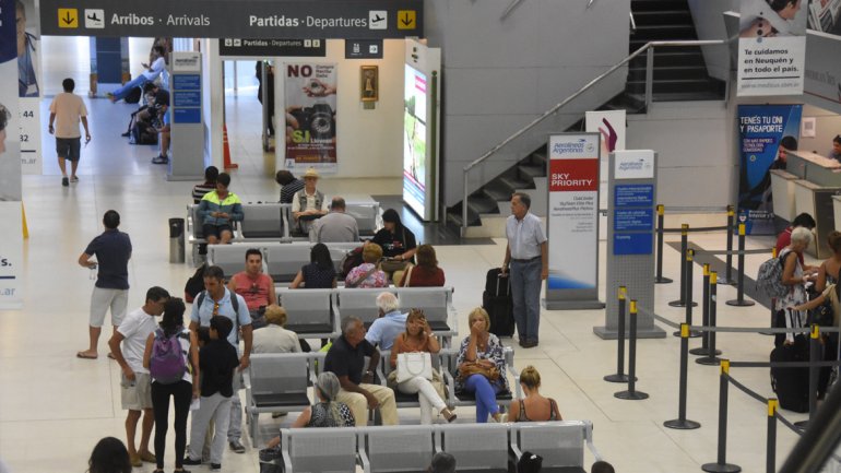 EN LO QUE VA DEL AÑO, PASARON 340 MIL PASAJEROS POR EL AEROPUERTO NEUQUINO