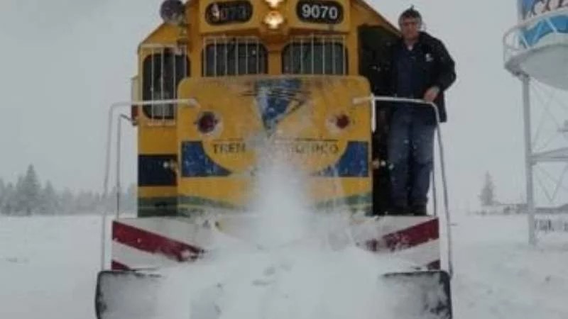 EL TREN PATAGÓNICO FUE EL ÚNICO QUE «SUPERÓ» EL TEMPORAL DE NIEVE