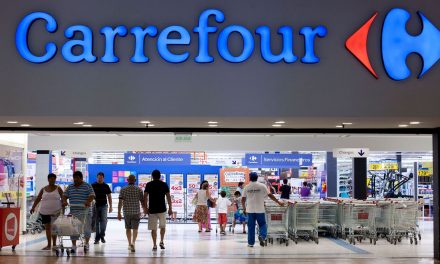 Carrefour presentó la aplicación para celulares de su tarjeta de crédito  