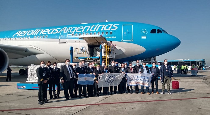 LLegó el primer vuelo de campaña solidaria de empresas para el sistema de salud