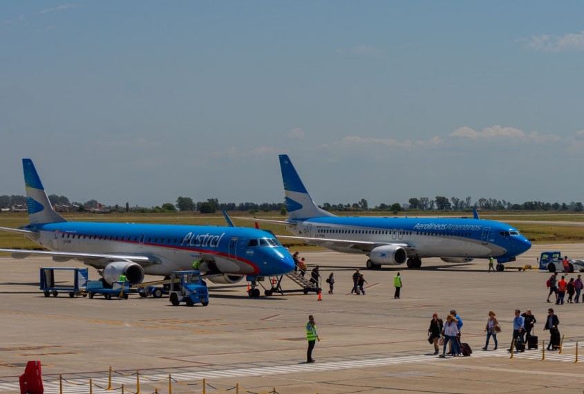 AEROLÍNEAS ARGENTINAS VOLVIÓ A OPERAR TRAS SIETE MESES