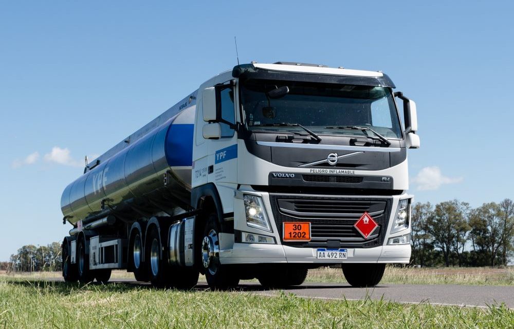 Volvo firma acuerdo con YPF como proveedor exclusivo de lubricantes en Argentina