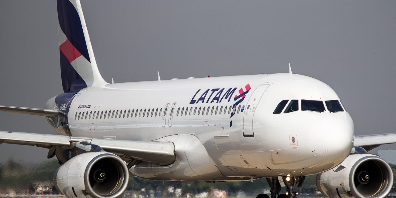 LATAM Airlines reduce proyección operacional ante nuevas restricciones por coronavirus