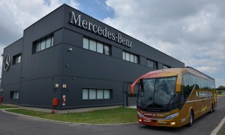 Mercedes-Benz suma seguridad a sus vehículos de larga distancia