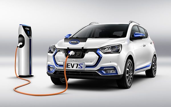 Las ventas de autos híbridos y eléctricos crecieron 148% en 2021
