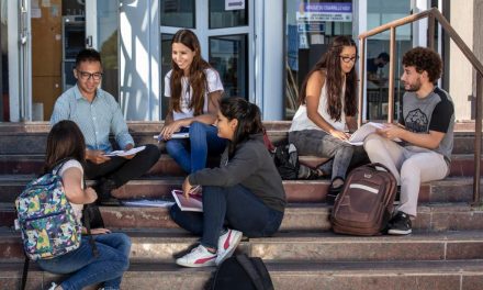 PAE convoca estudiantes para su programa de Becas Universitarias