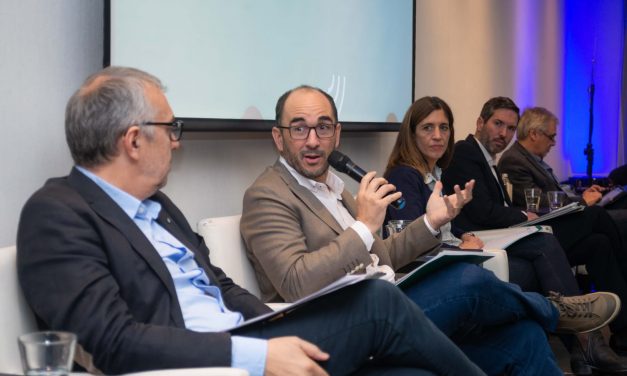 Gobierno, empresarios, gremios y académicos debatieron sobre economía del conocimiento y producción