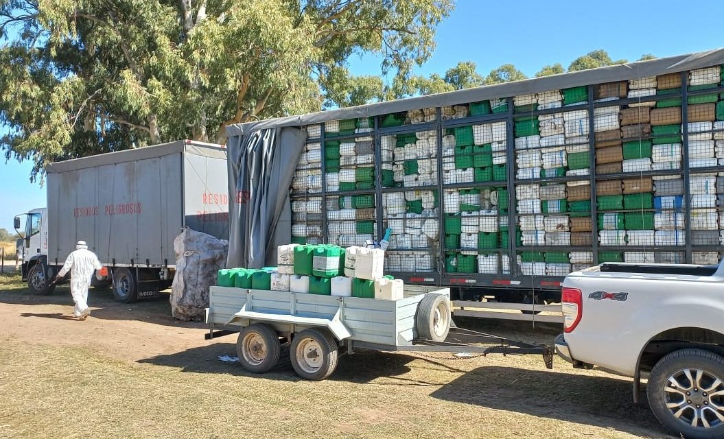 YA SE RECUPERARON 10 MILLONES DE KILOS DE ENVASES VACÍOS DE AGROQUÍMICOS EN EL CAMPO