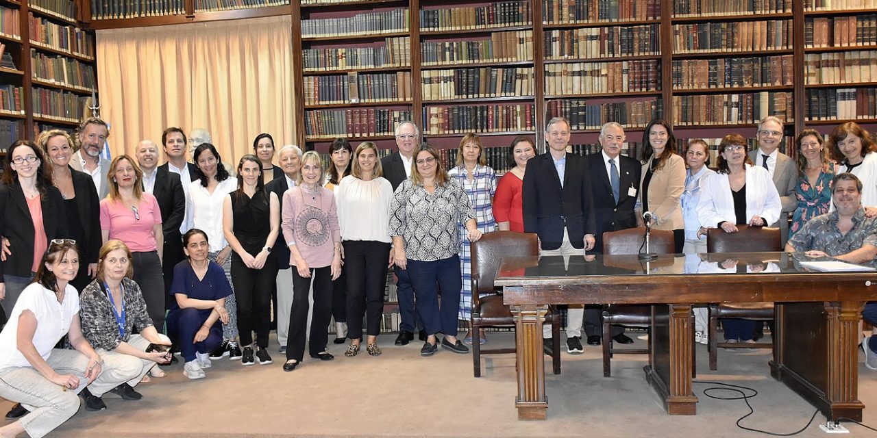 convenio entre CAEME y la Academia Nacional de Medicina para promover la investigación clínica 