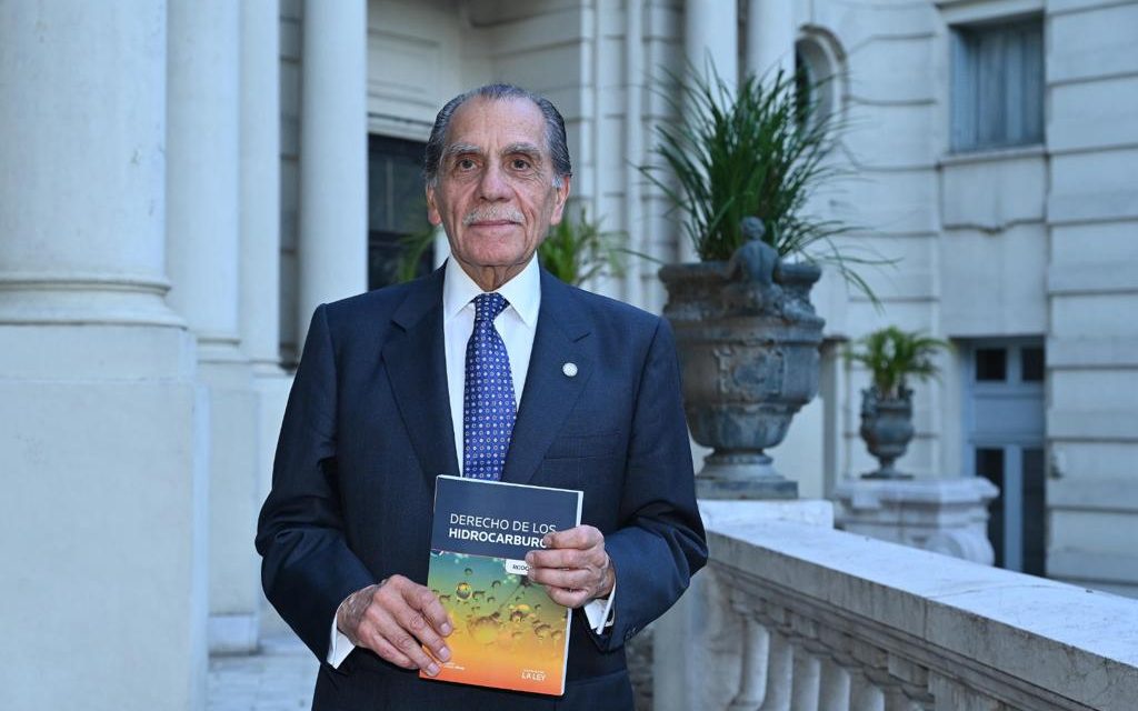 Se presentó el libro “Derecho de los Hidrocarburos”, del ex Procurador del Tesoro Rodolfo Díaz