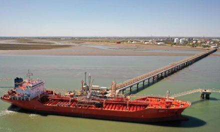 Proyecto para reactivar oleoducto a la refinería Bahía Blanca para exportar petróleo de Vaca Muerta