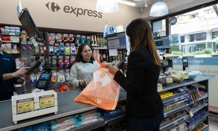 Carrefour compró una cadena de supermercados del interior mientras negocia su salida de la Argentina
