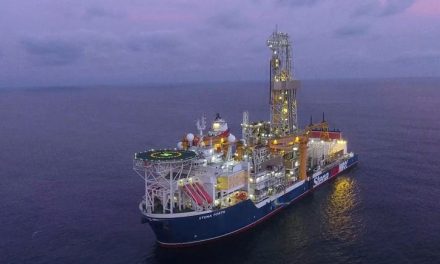 Acuerdo entre YPF y Eni para explorar bloque offshore en Uruguay