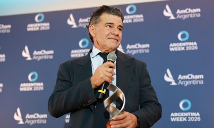 Galuccio fue distinguido por AmCham como el Empresario Argentino del Año