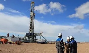 YPF presentó en Vaca Muerta el mayor proyecto del RIGI con una inversión de u$s25.000 millones