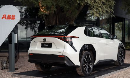 Toyota Argentina eligió a ABB como partner tecnológico para la carga de sus vehículos electrificados